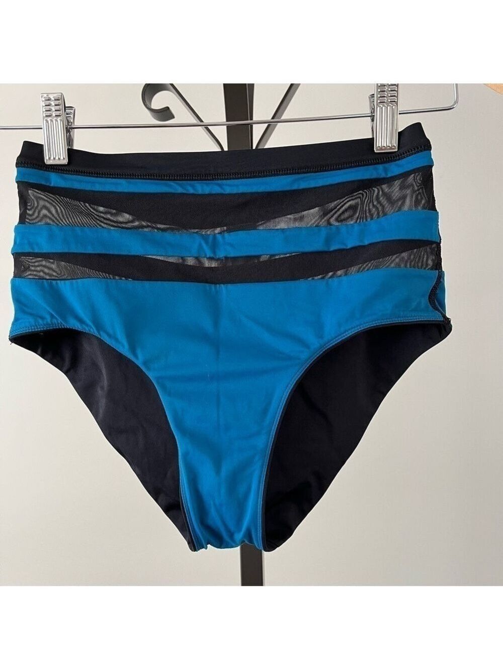 Lululemon go with the flow (High Waist) Bikini Bottom in Black / Tofino Teal.
